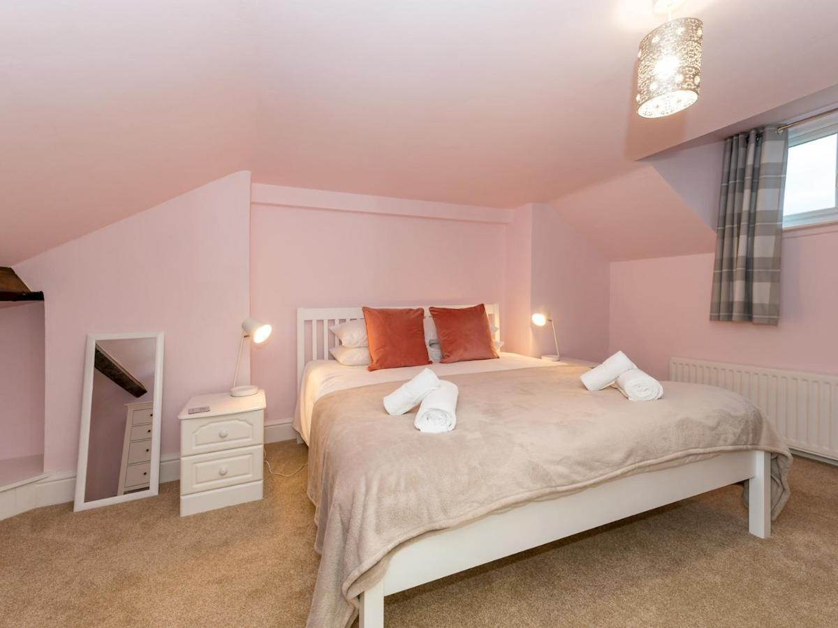 Pass The Keys 3 Storey Townhouse Shrewsbury Buitenkant foto