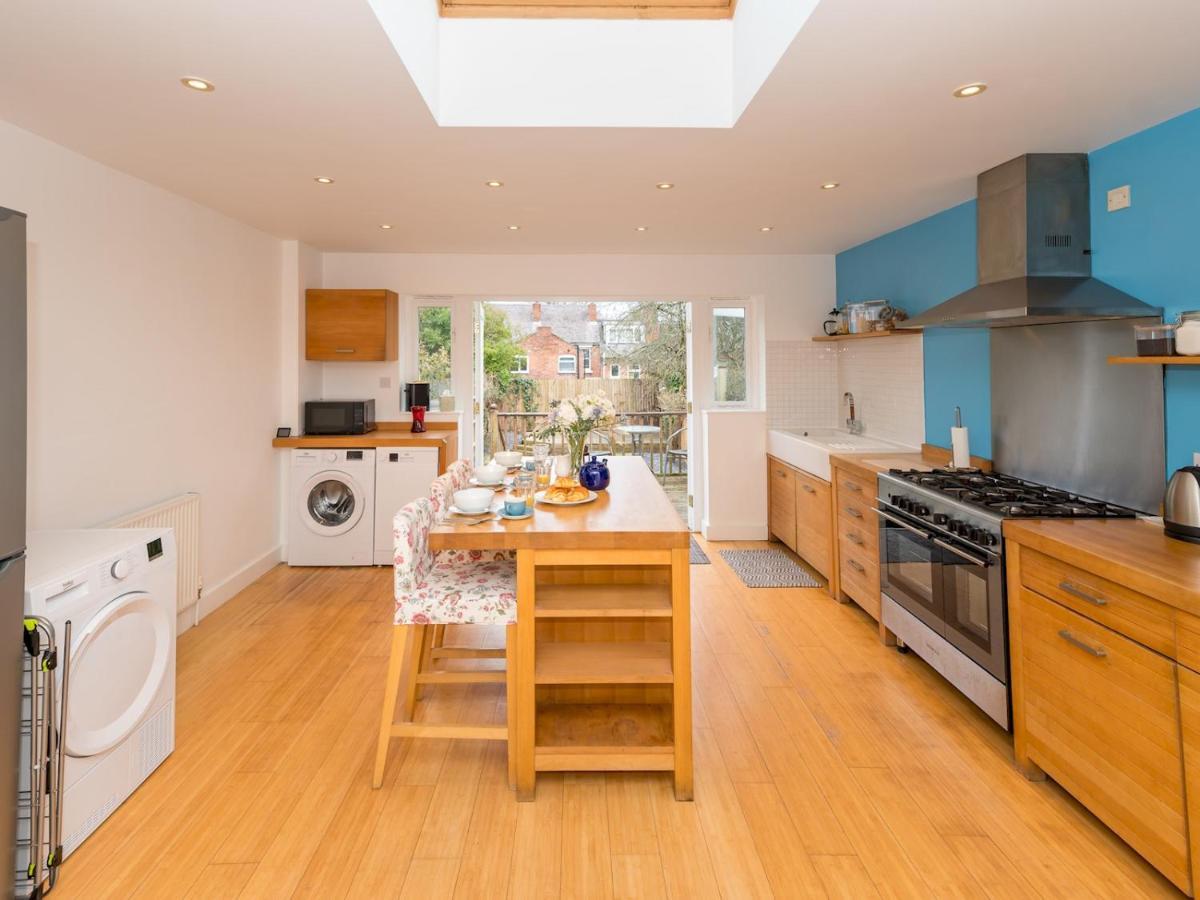 Pass The Keys 3 Storey Townhouse Shrewsbury Buitenkant foto