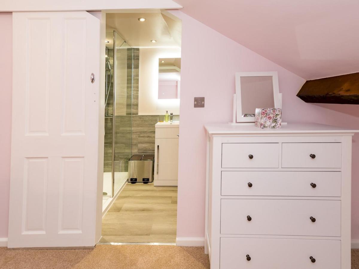 Pass The Keys 3 Storey Townhouse Shrewsbury Buitenkant foto