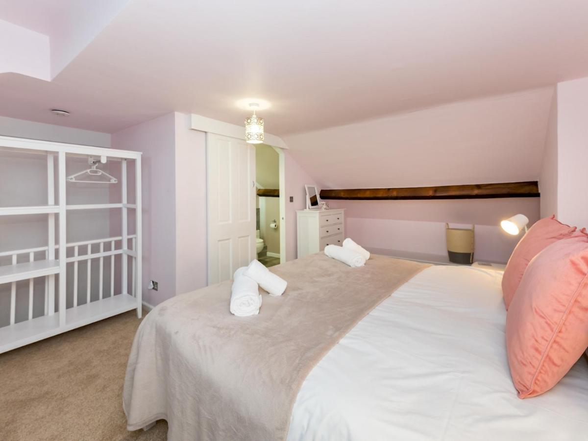 Pass The Keys 3 Storey Townhouse Shrewsbury Buitenkant foto