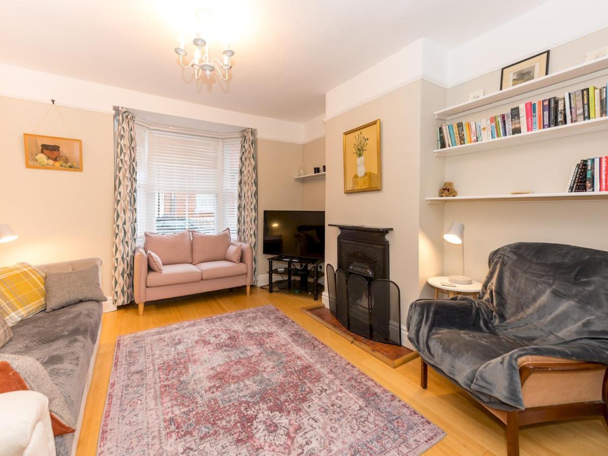 Pass The Keys 3 Storey Townhouse Shrewsbury Buitenkant foto