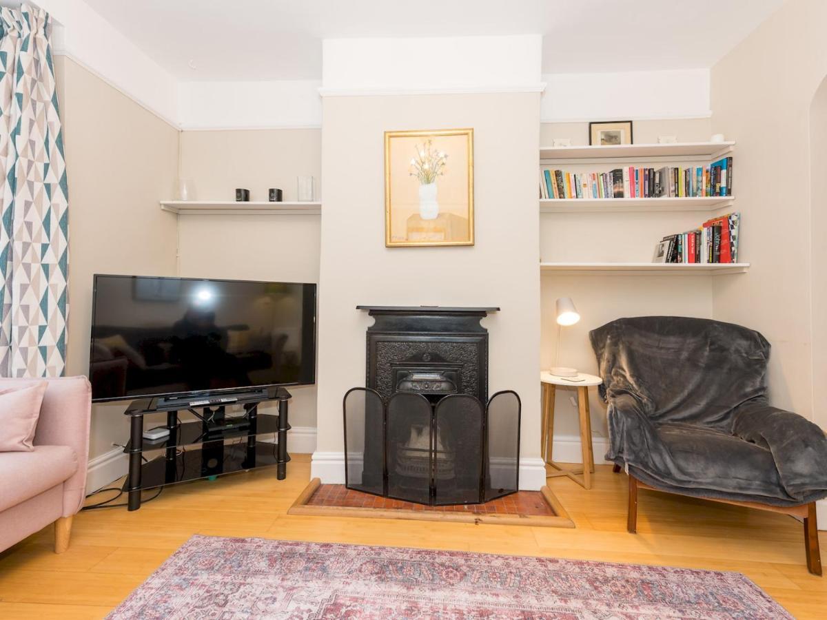 Pass The Keys 3 Storey Townhouse Shrewsbury Buitenkant foto