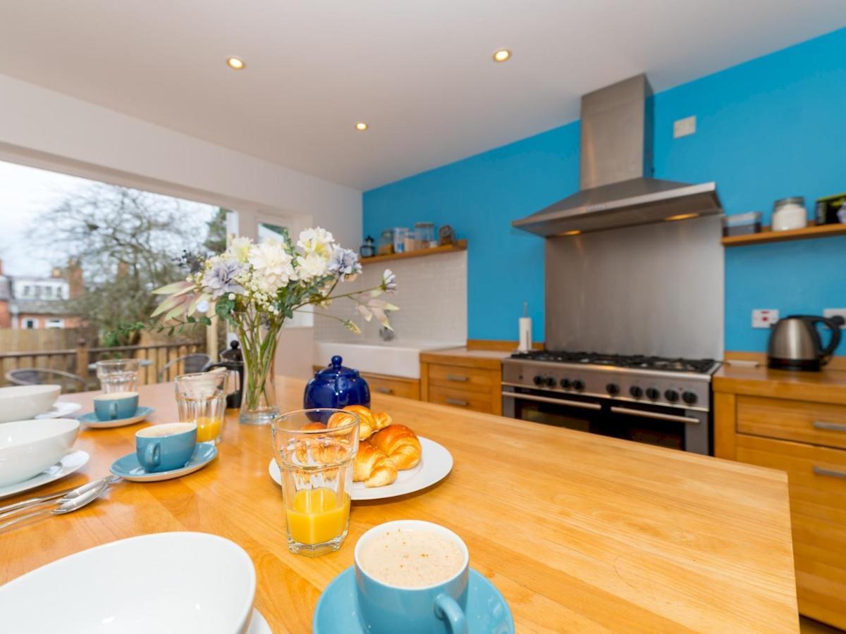 Pass The Keys 3 Storey Townhouse Shrewsbury Buitenkant foto