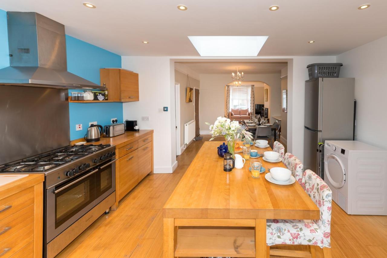 Pass The Keys 3 Storey Townhouse Shrewsbury Buitenkant foto